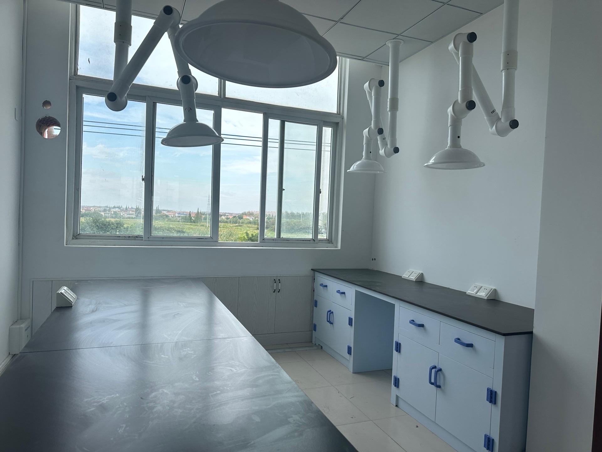 实验台金属遮篷的设计与应用